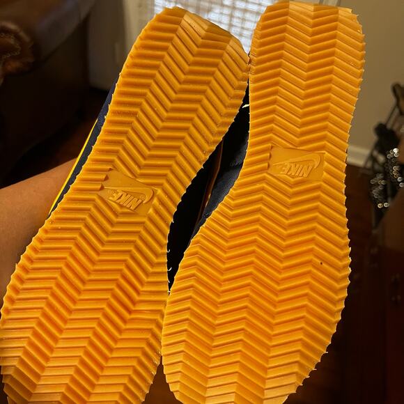 Nike Cortez sneakers in navy and yellow Womens Nylon Suede Sz W7 M5.5 - Picture 5 of 6